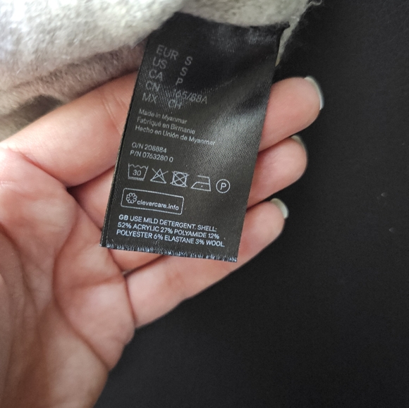 Grey sweater - Picture 2 of 2